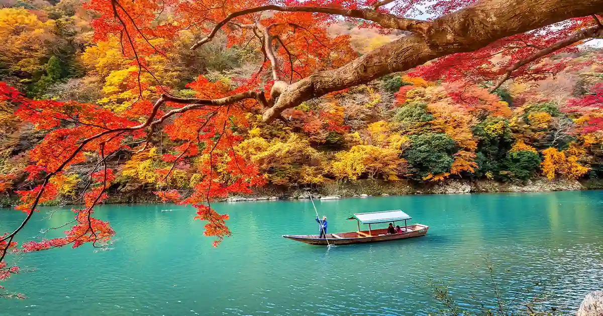 arashiyama boat